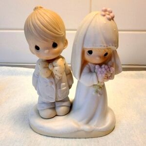 Vintage 1979 Precious Moments "The Lord Bless You And Keep You" Figurine Enseco